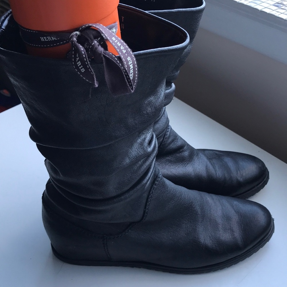 Authentic Stuart Weitzman Boot - image 1